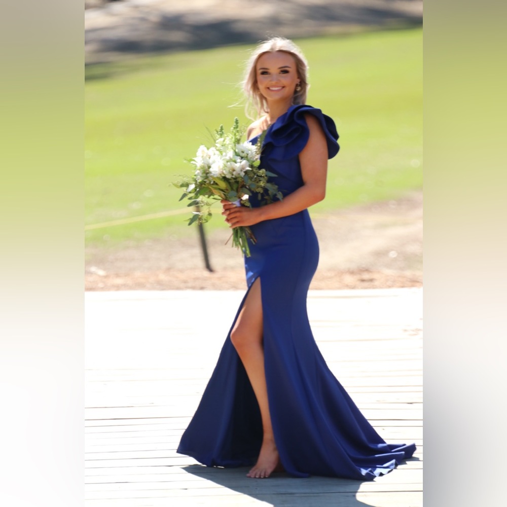 Dave and Johnny one shoulder evening gown prom dress. Super classy in dark blue